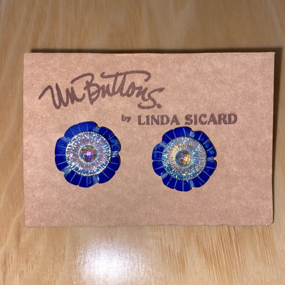 Linda Sicard vintage handmade button earrings